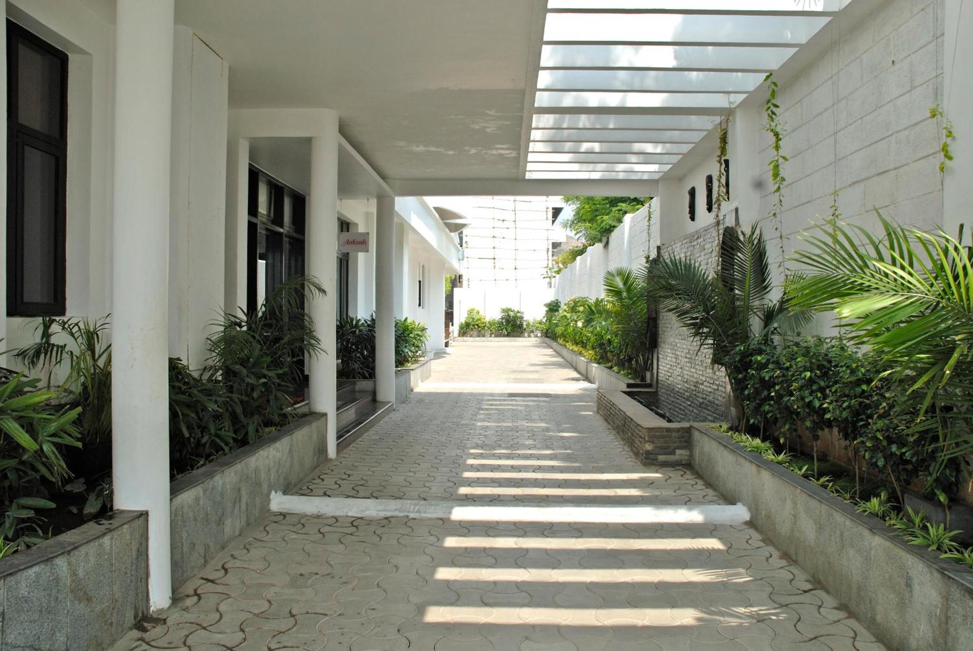 Arpanaa Hotel Tiruvannámalaj Kültér fotó
